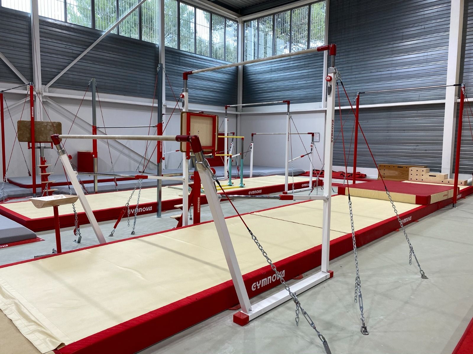 MINI BARRES ASYMETRIQUES GYMNOVA d'occasion : Equipements