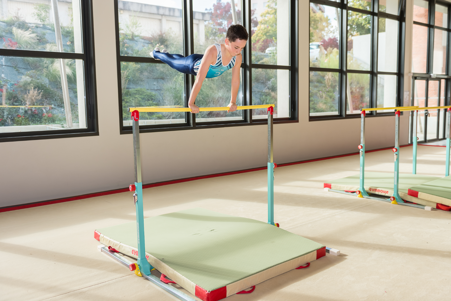 MINI BARRES ASYMETRIQUES GYMNOVA d'occasion : Equipements